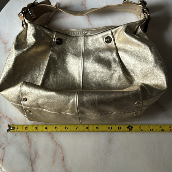 ROGER VIVIER GOLD LEATHER BAG - Picture 14 of 16